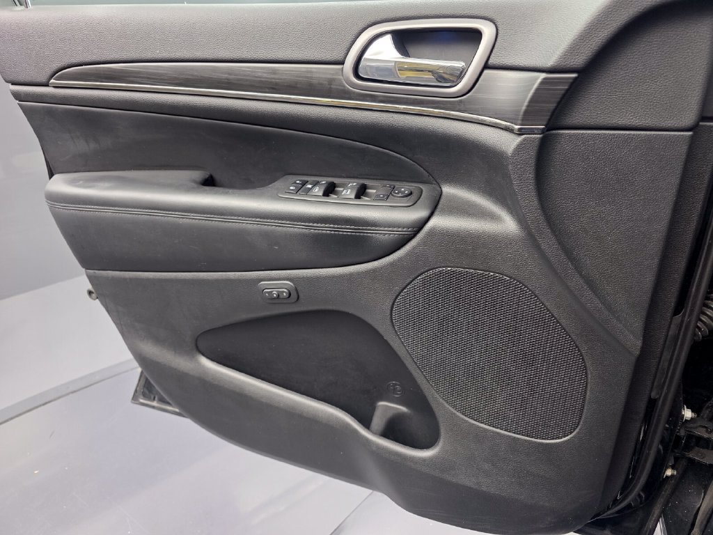 Used 2021 Jeep Grand Cherokee Limited X RWD image 25