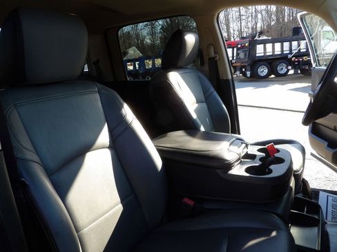 Used 2019 RAM 3500 Tradesman w/ Chrome Appearance Group image 40