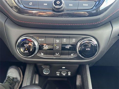 Certified 2022 Chevrolet TrailBlazer RS w/ Sun and Liftgate Package image 28