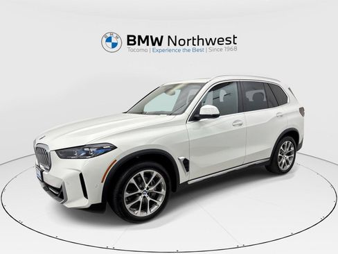 Used 2025 BMW X5 xDrive40i w/ Parking Assistance Package AWD/4WD image 1