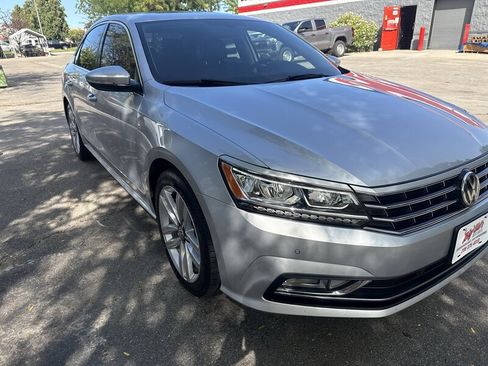 Used 2017 Volkswagen Passat 1.8T SE FWD image 14