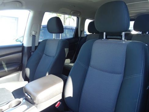 Used 2020 Nissan Pathfinder SV w/ Cargo Package image 6