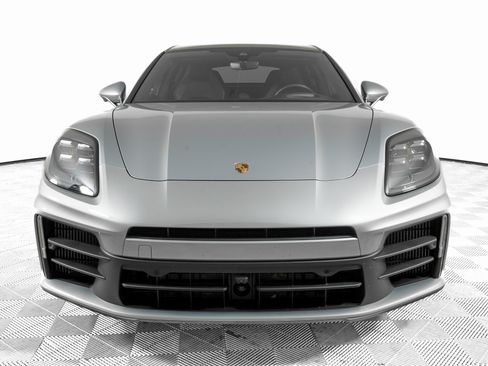 Used 2026 Porsche Panamera image 2