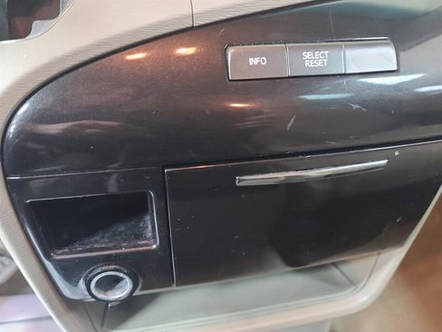 Used 2014 Toyota Sienna LE image 27