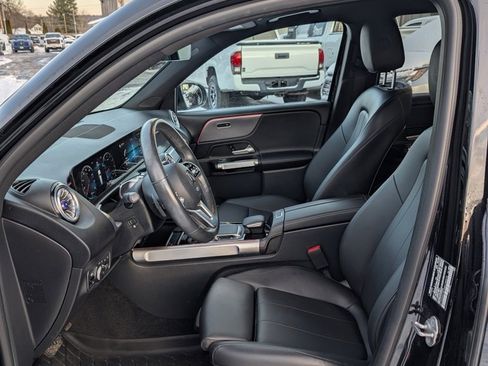 Used 2022 Mercedes-Benz GLB 250 4MATIC image 14