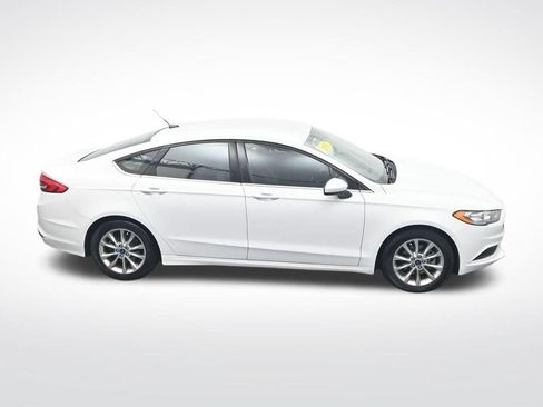 Used 2017 Ford Fusion SE w/ Fusion SE Technology Package FWD image 27