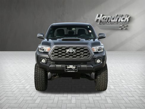 Used 2022 Toyota Tacoma TRD Sport w/ Technology Package image 6