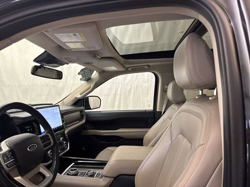 Used 2024 Ford Expedition Max Limited AWD/4WD image 10
