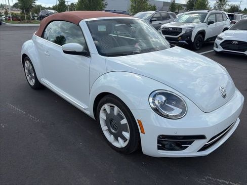 Used 2019 Volkswagen Beetle 2.0T SE FWD image 1