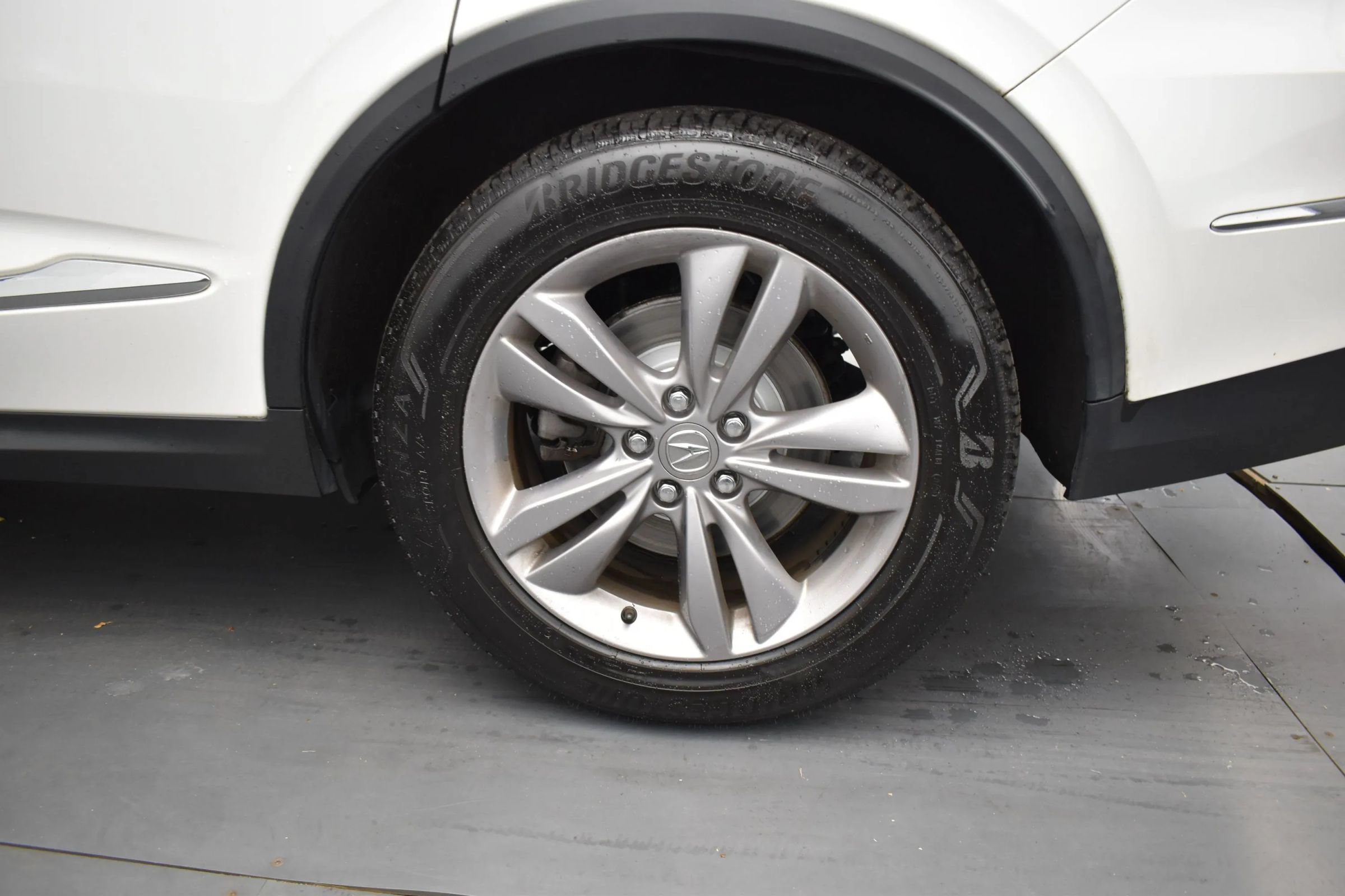 Used 2023 Acura MDX SH-AWD image 38