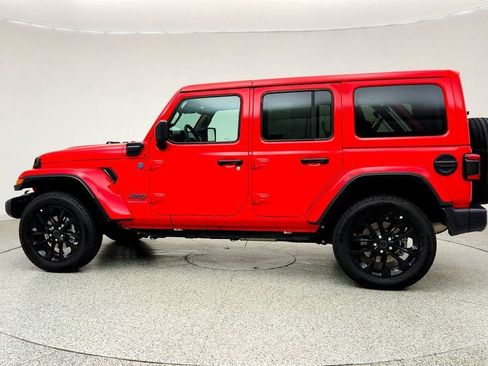 Used 2025 Jeep Wrangler Unlimited Sahara w/ Safety Group AWD/4WD image 8
