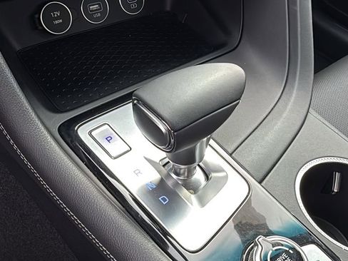 Used 2026 Genesis G70 2.5T image 19