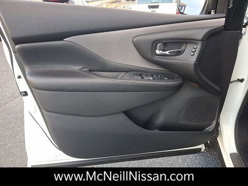Used 2024 Nissan Murano SL image 13