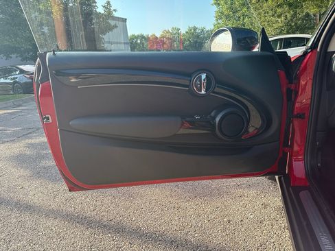 Used 2023 MINI Cooper 2-Door Hardtop FWD image 10