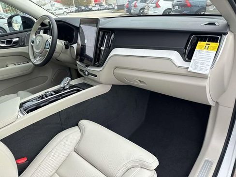 New 2026 Volvo XC60 B5 Ultra w/ Climate Package AWD/4WD image 16