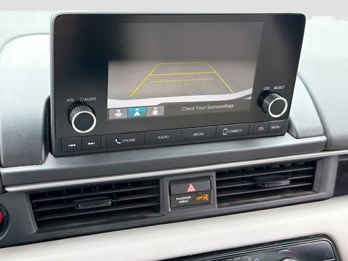 Used 2023 Honda Pilot LX image 13
