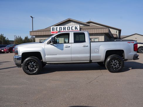 Used 2018 Chevrolet Silverado 1500 LT w/ All Star Edition image 6