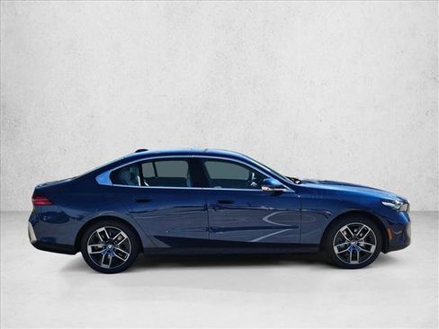 Certified 2026 BMW 540i xDrive w/ Premium Package AWD/4WD image 4