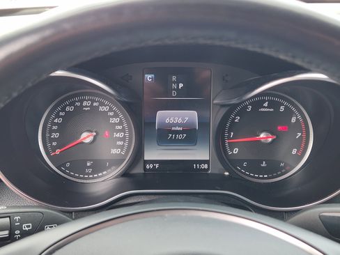 Used 2018 Mercedes-Benz GLC 300 4MATIC image 15