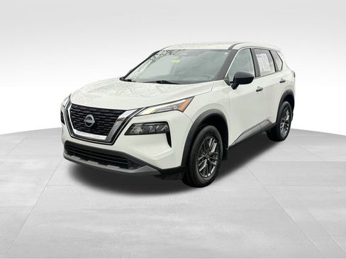 Used 2023 Nissan Rogue S image 3