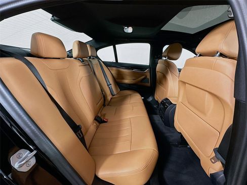 Used 2023 BMW 530e xDrive w/ Premium Package image 29