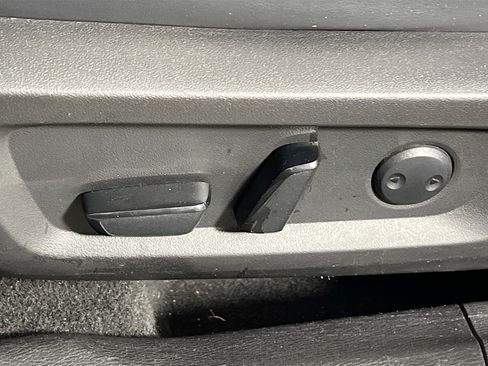 Used 2023 Mitsubishi Outlander ES image 16