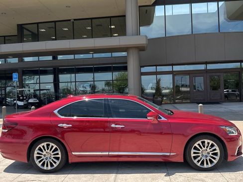 Used 2014 Lexus LS 460 w/ Comfort Package RWD image 15