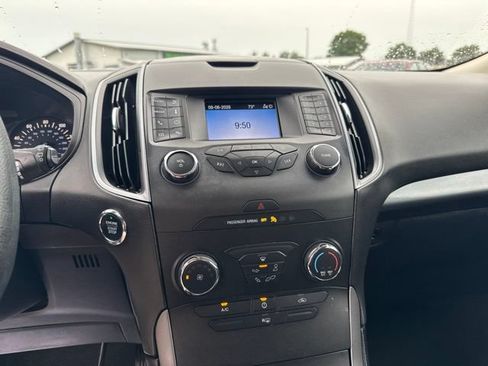 Used 2019 Ford Edge SE FWD image 18