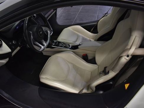 Used 2020 McLaren GT image 16