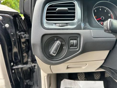 Used 2019 Volkswagen Golf 4-Door FWD image 21