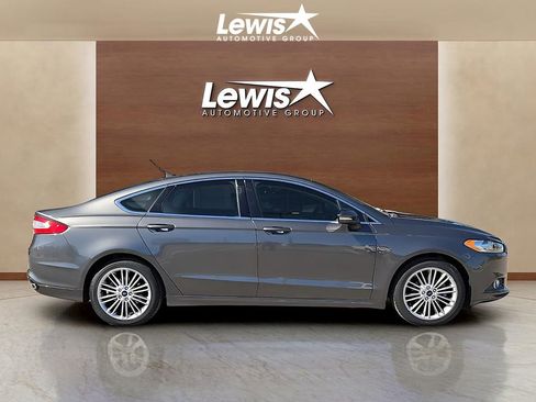 Used 2016 Ford Fusion SE w/ Equipment Group 202A image 5