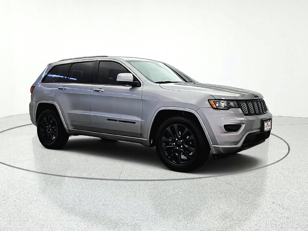 Used 2018 Jeep Grand Cherokee Altitude RWD image 9