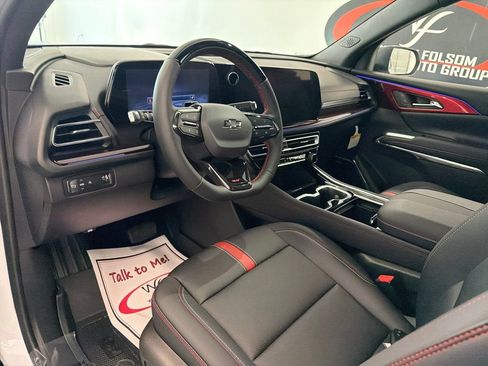 New 2026 Chevrolet Traverse RS w/ LPO, Floor Liner Package FWD image 9