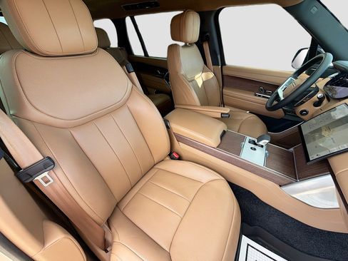 Used 2024 Land Rover Range Rover Long Wheelbase SE image 14