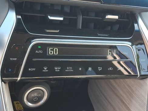 Used 2023 Toyota Venza Limited AWD/4WD image 16