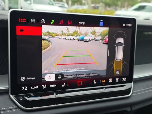 New 2026 Volkswagen Tiguan SE image 17