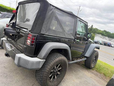 Used 2016 Jeep Wrangler Sport AWD/4WD image 7
