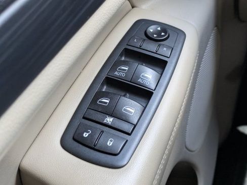 Used 2020 Jeep Grand Cherokee Laredo RWD image 21