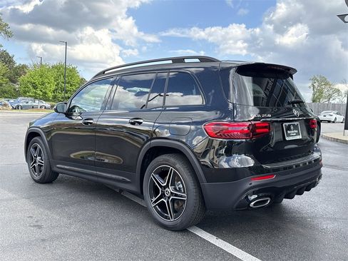 New 2025 Mercedes-Benz GLB 250 4MATIC image 3