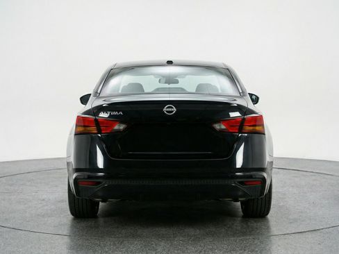 Used 2025 Nissan Altima 2.5 SV image 7