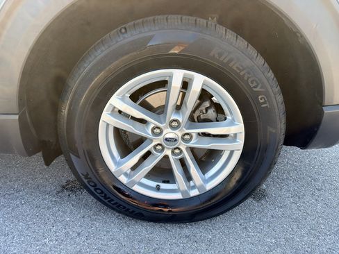 Used 2020 Ford Explorer XLT RWD image 26