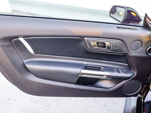 Used 2022 Ford Mustang Shelby GT500 w/ Carbon Fiber Track Pack image 21