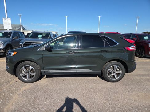 Certified 2023 Ford Edge SEL w/ Convenience Package AWD/4WD image 2