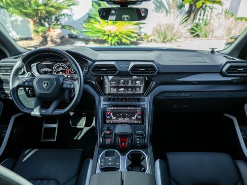 Used 2023 Lamborghini Urus Performante image 7