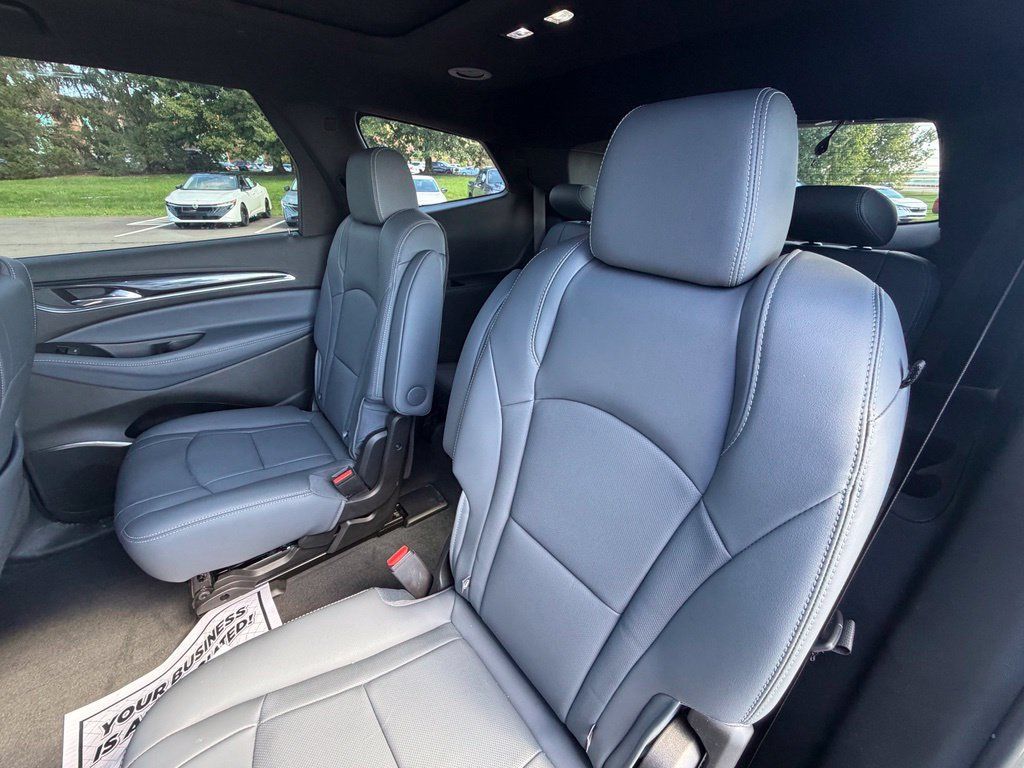 Used 2023 Buick Enclave Essence w/ Experience Buick Package FWD image 8
