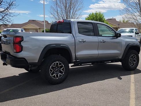Used 2024 Chevrolet Colorado ZR2 w/ Technology Package AWD/4WD image 14