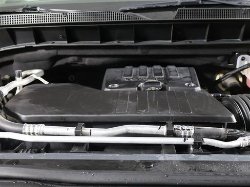 Used 2024 Chevrolet Silverado 1500 LT AWD/4WD image 15