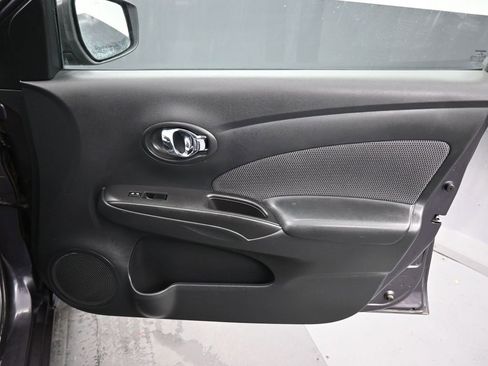 Used 2015 Nissan Versa SV image 32