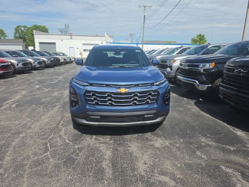 New 2026 Chevrolet Equinox LT w/ Convenience Package II AWD/4WD image 2