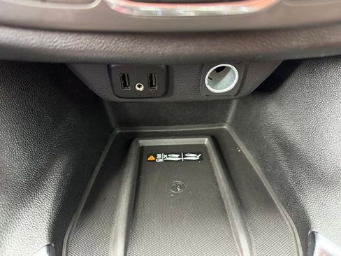 Used 2019 Chevrolet Traverse High Country AWD/4WD image 32